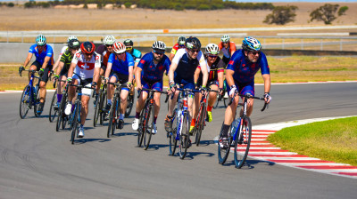 Trailer von Revolve24, der Film