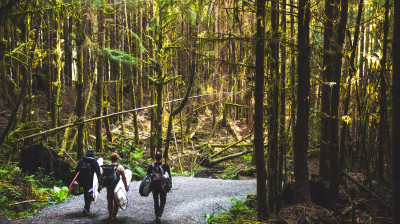 Bande-annonce de "Beyond the Green Veil"