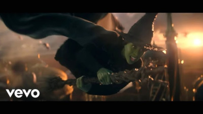 Cynthia Erivo feat. Ariana Grande - Defying Gravity [Official Music Scene Movie] (Subtitulado)